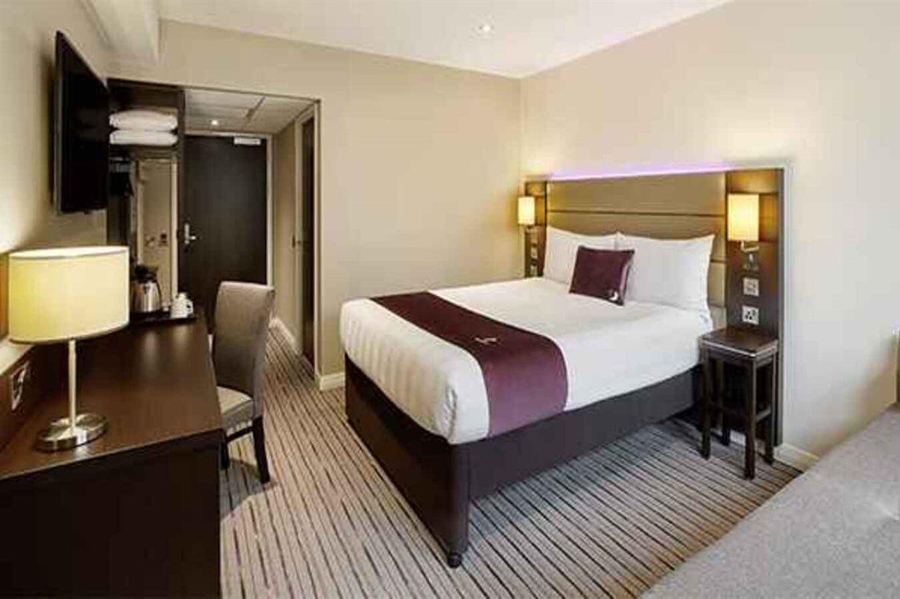 Premier Inn Premier Inn Saffron Walden Exterior foto