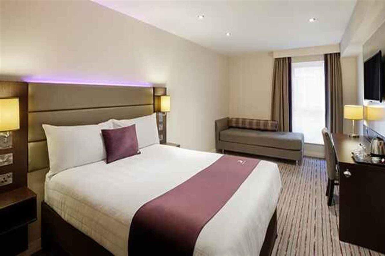 Premier Inn Premier Inn Saffron Walden Exterior foto